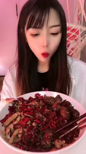 看主播吃吊瓜是真的吗视频,主播吃吊瓜视频的真实性探究